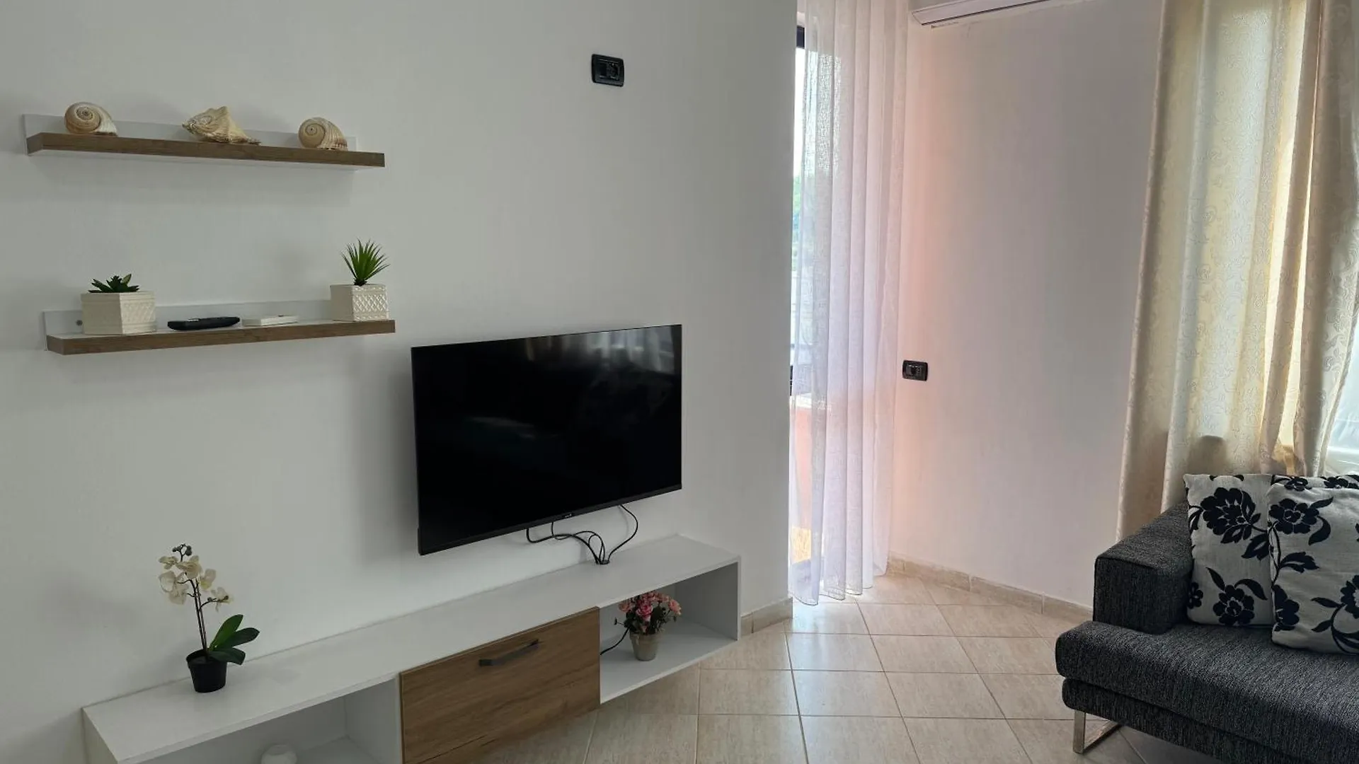 Orkidea Apartments Golem  Albania