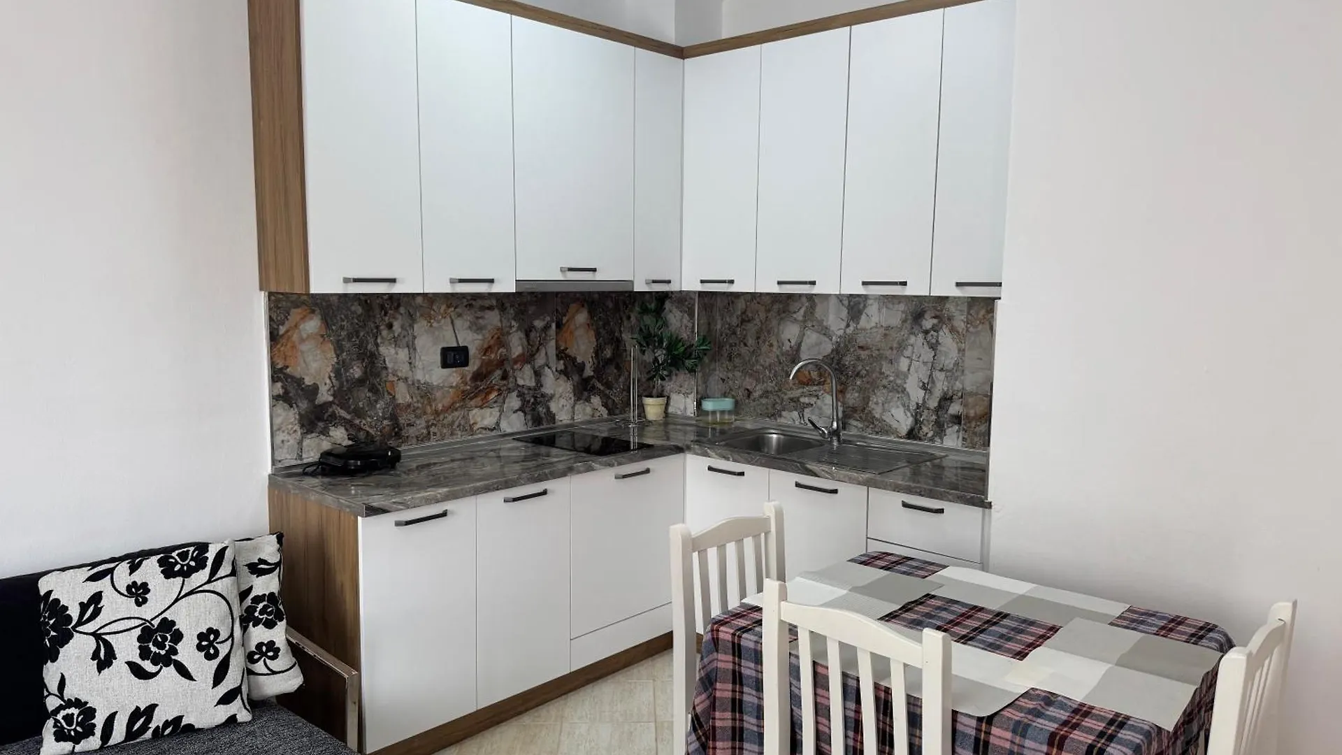 Orkidea Apartments Golem  Albania